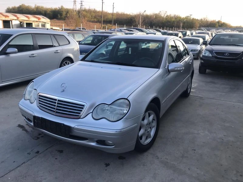 Mercedes-Benz C 220 2.2CDI  UNIKAT, снимка 2 - Автомобили и джипове - 23158267