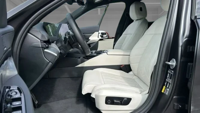 BMW i5 M60 xDrive = M-Sport Pro = Гаранция, снимка 6 - Автомобили и джипове - 56117603
