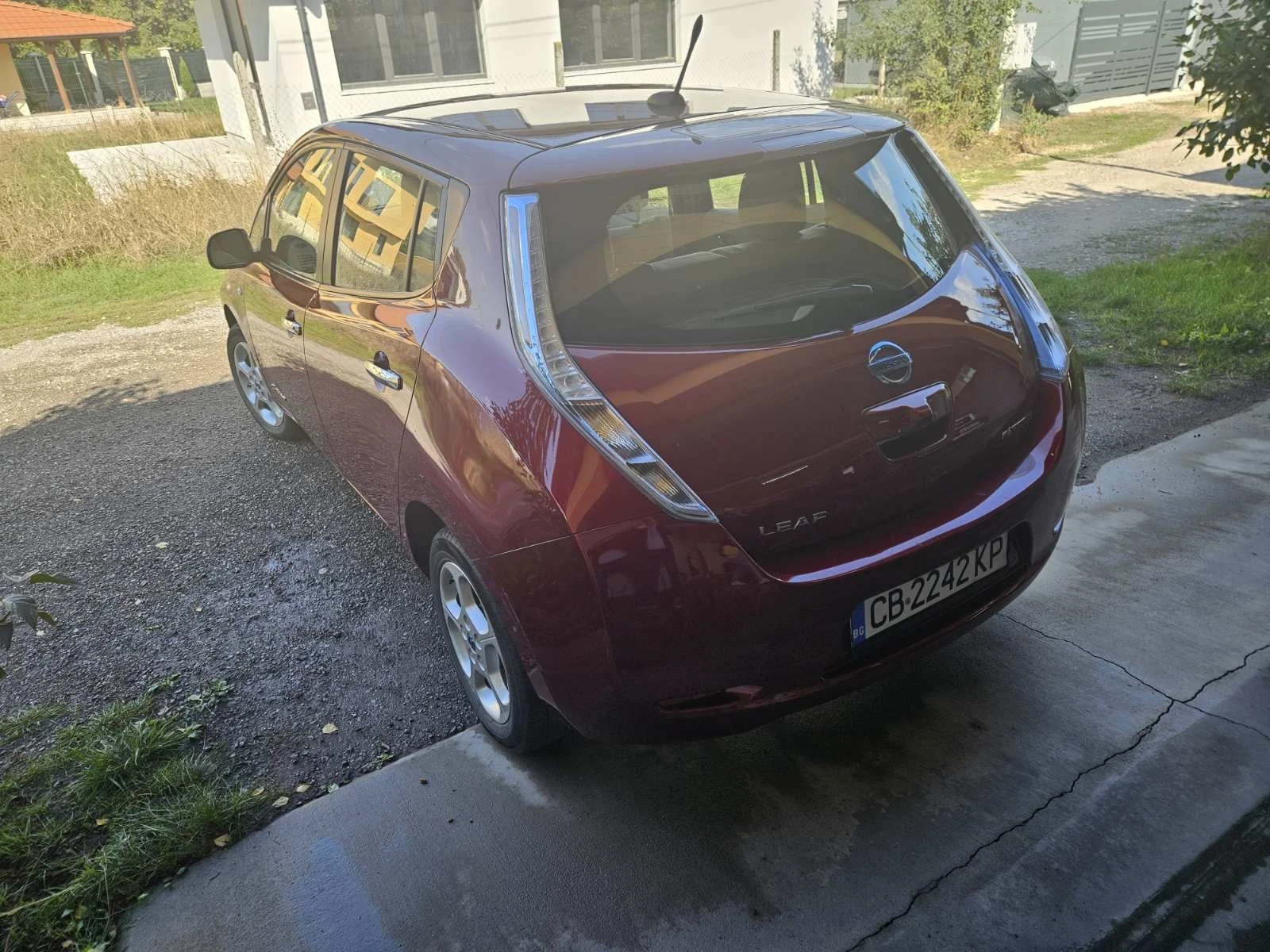 Nissan Leaf   - изображение 7