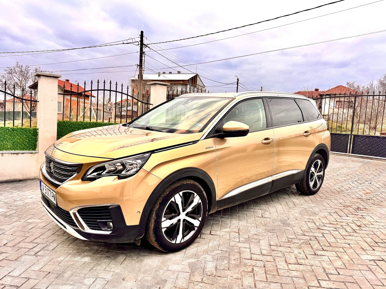 Peugeot 5008 GT-line Blue-HDI Allure/KAMERA-KEYLES-КАТО НОВА - изображение 2