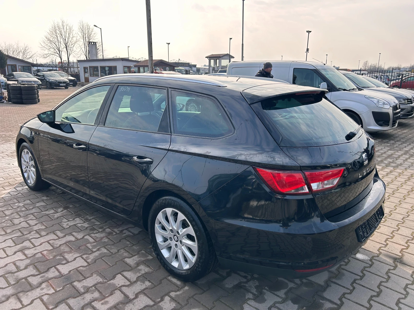 Seat Leon 1.6TDI NAVI EURO 5 - изображение 8