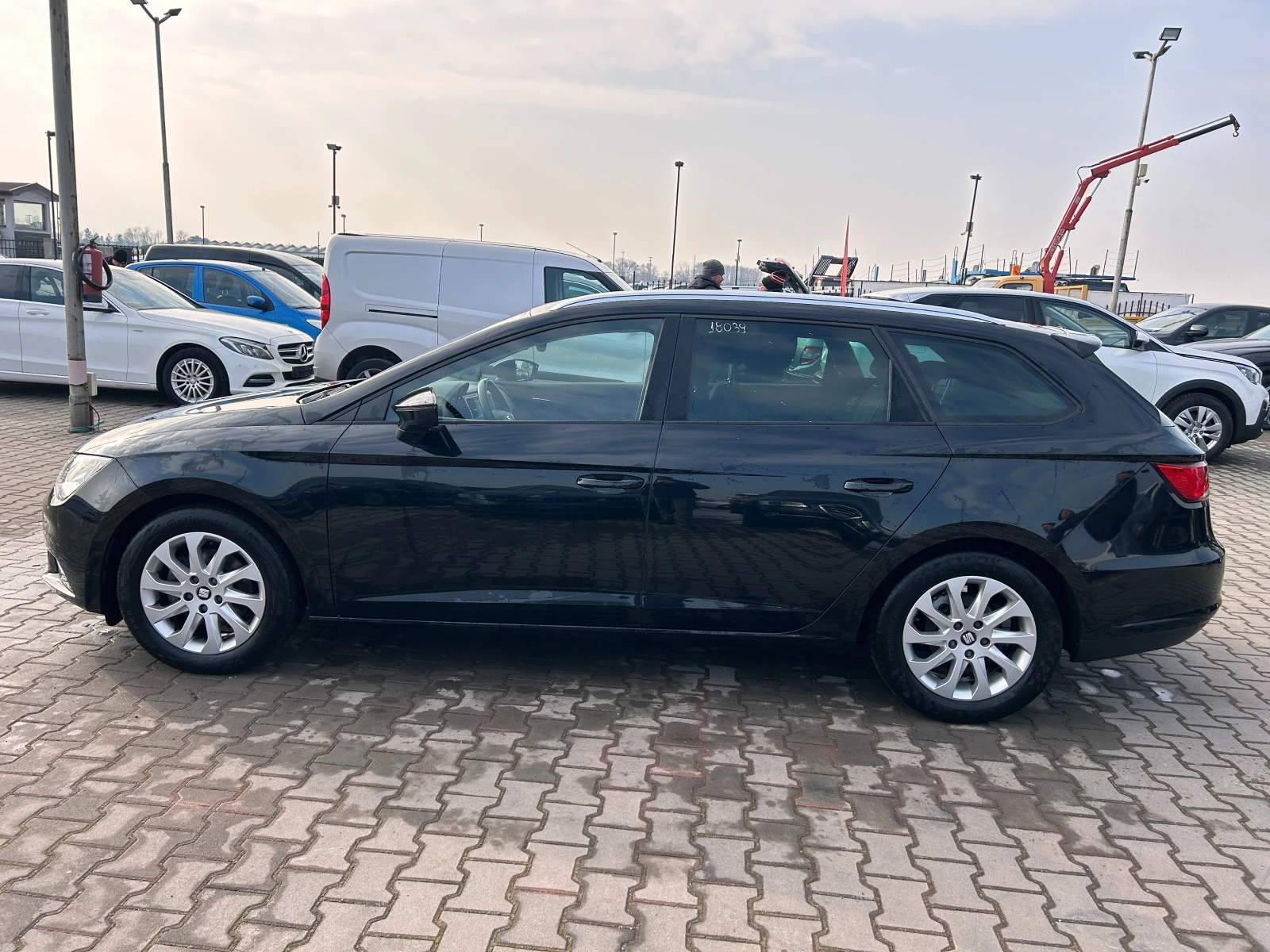 Seat Leon 1.6TDI NAVI EURO 5 - изображение 9