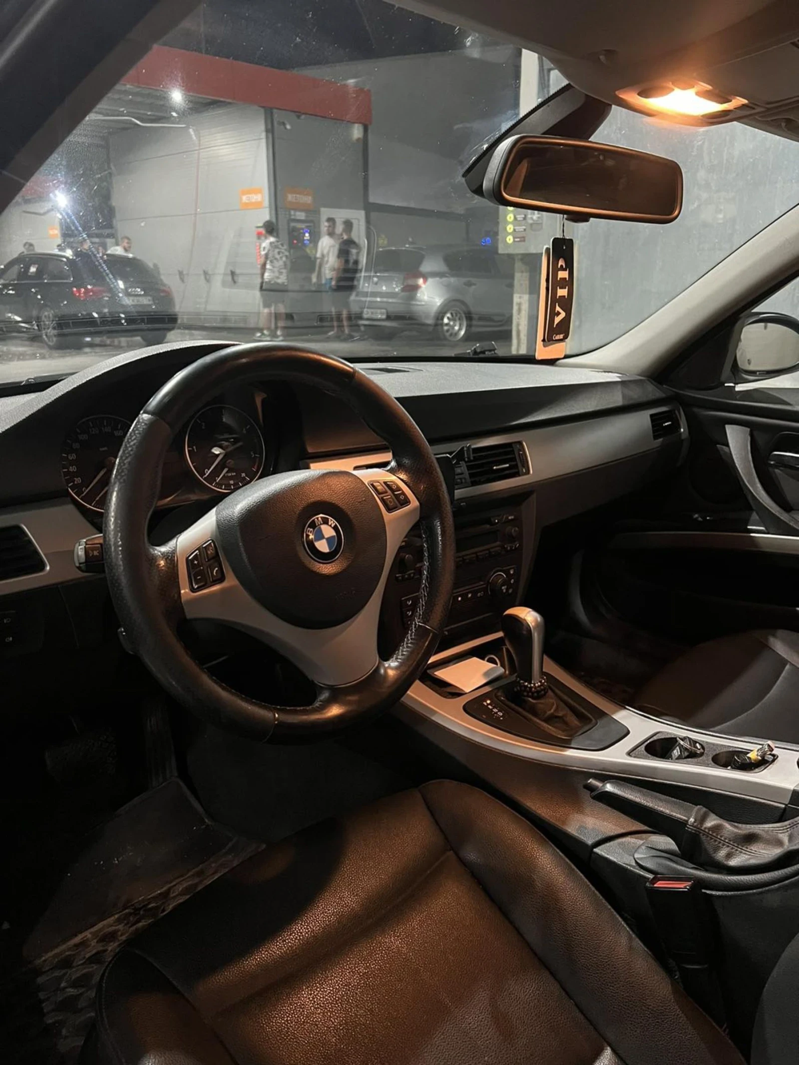 BMW 320  - изображение 6