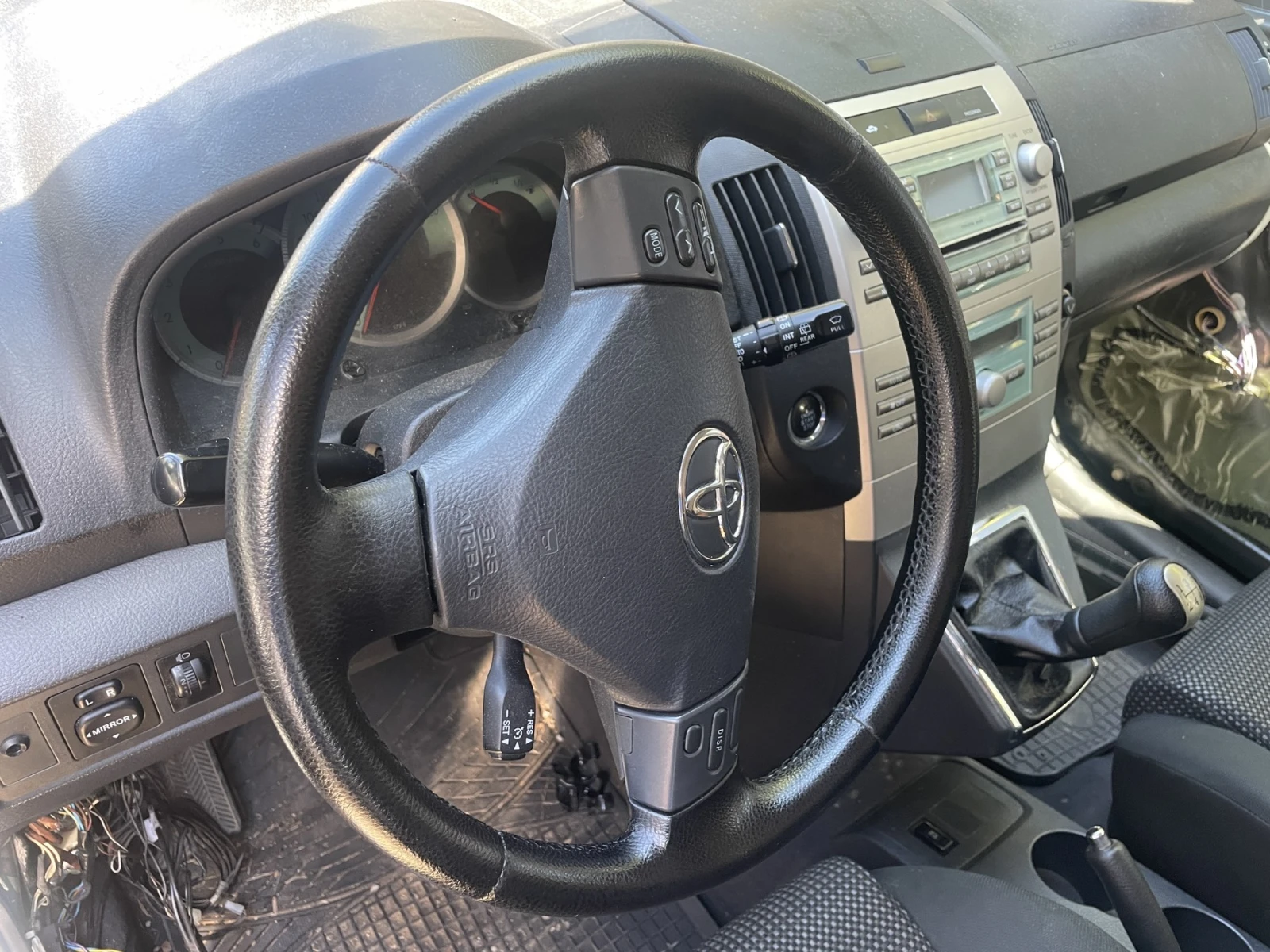 Toyota Corolla verso 2.0 D4D - изображение 3