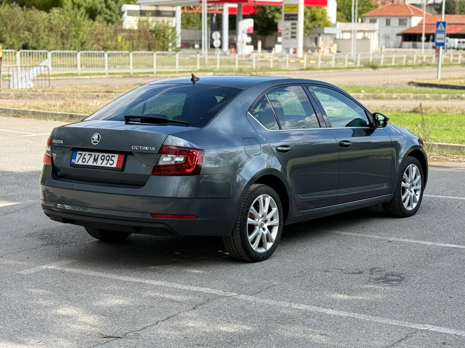 Skoda Octavia 3* FACELIFT* 1.6TDI* DISTRONIC* DSG7* РЕАЛНИ КМ - изображение 4