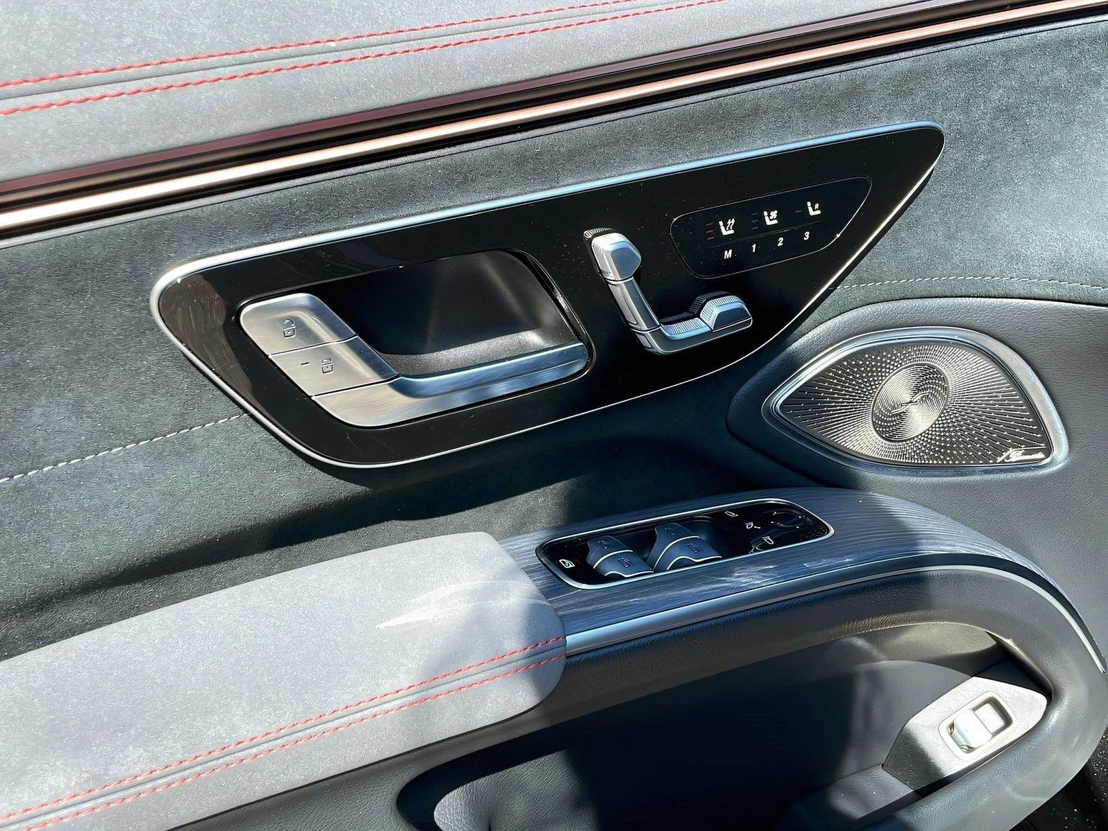 Mercedes-Benz EQS 53 AMG/4-MATIC/HYPERSCREEN/BURM/PANO/HEAD UP/360/ - изображение 7