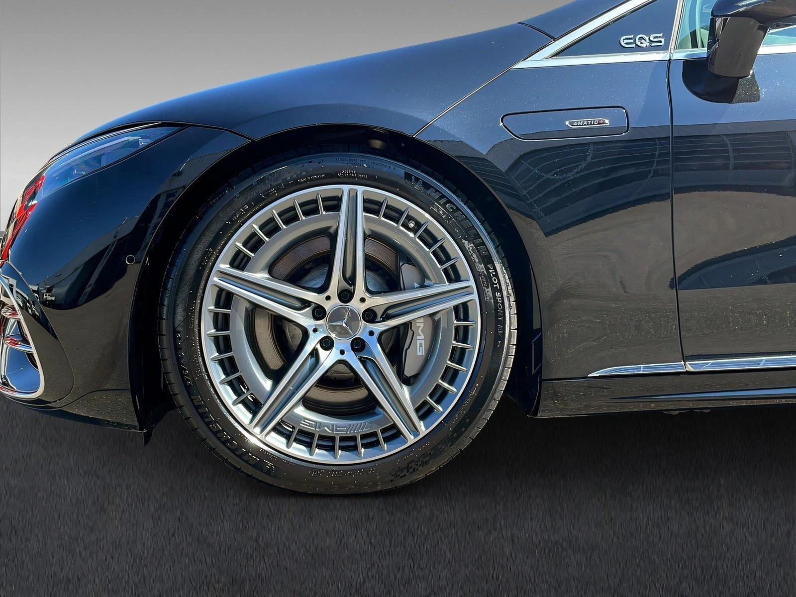 Mercedes-Benz EQS 53 AMG/4-MATIC/HYPERSCREEN/BURM/PANO/HEAD UP/360/ - изображение 5