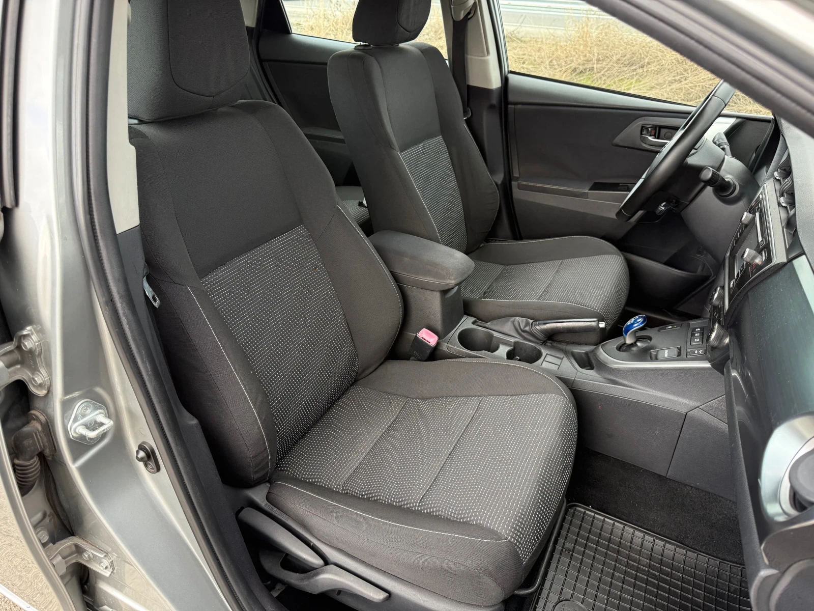 Toyota Auris 1.8 HYBRID / KEYLESS / NAVI / CAMERA / AVTOPILOT | Mobile.bg � ����������� 11