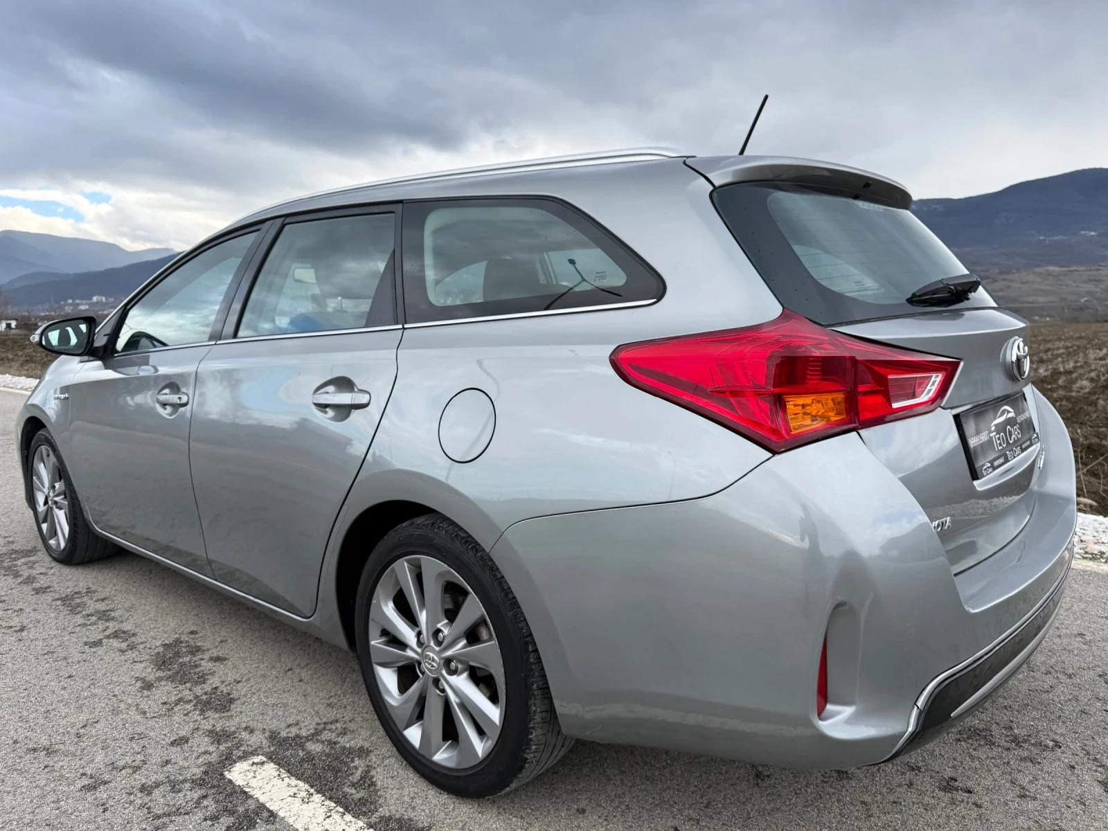 Toyota Auris 1.8 HYBRID / KEYLESS / NAVI / CAMERA / AVTOPILOT - изображение 5