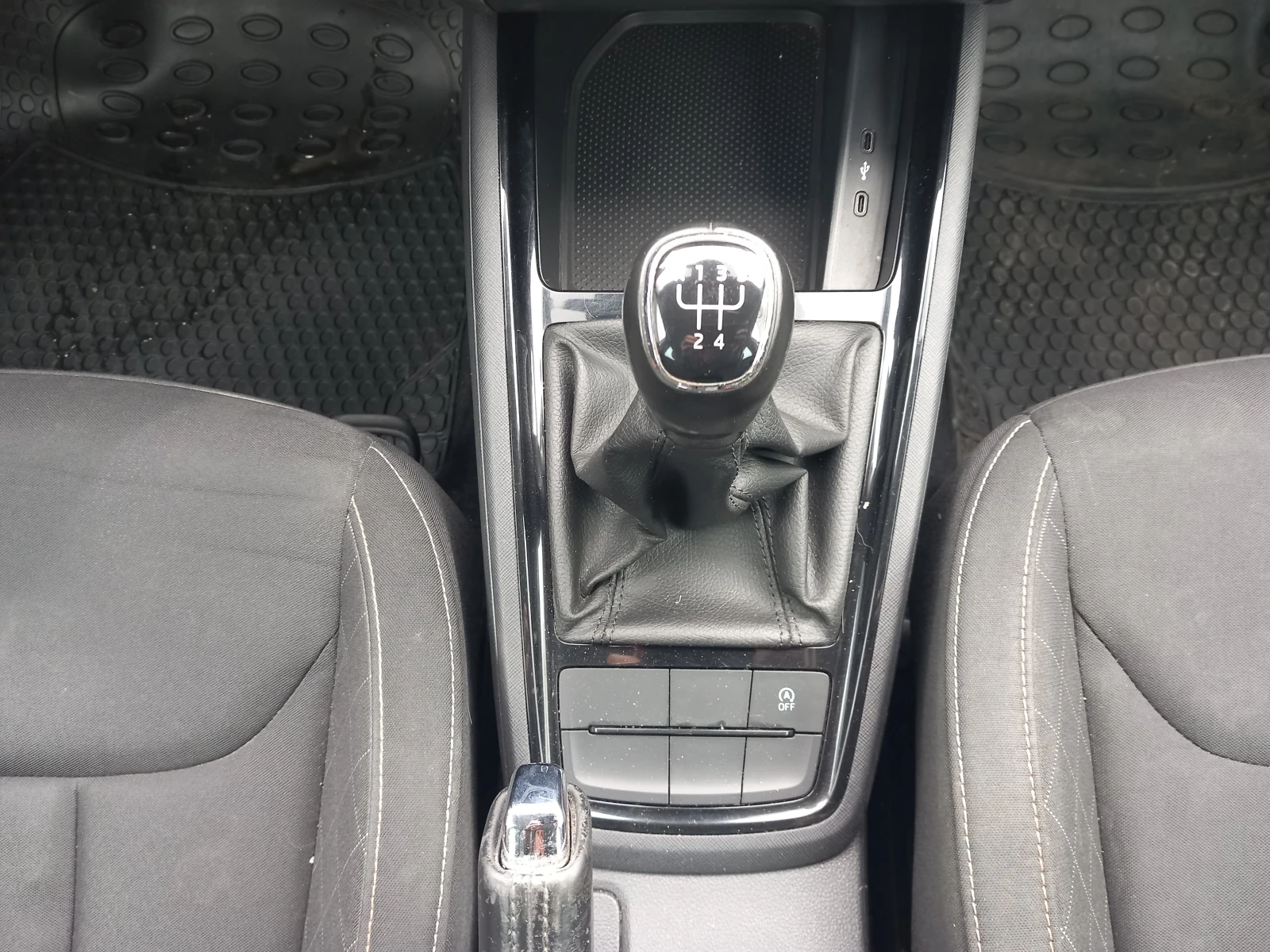 Skoda Scala 1.0 TSI, снимка 10 - Автомобили и джипове - 53792459