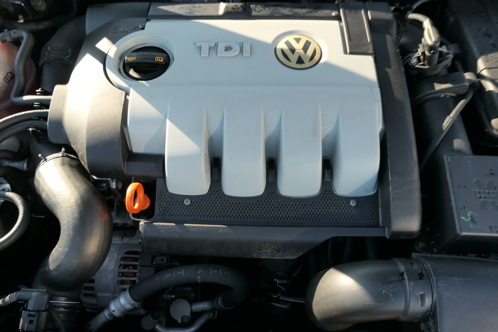 VW Golf 1.9TDI 105кс 6ск GT ИТАЛИЯ, снимка 17 - Автомобили и джипове - 54116231