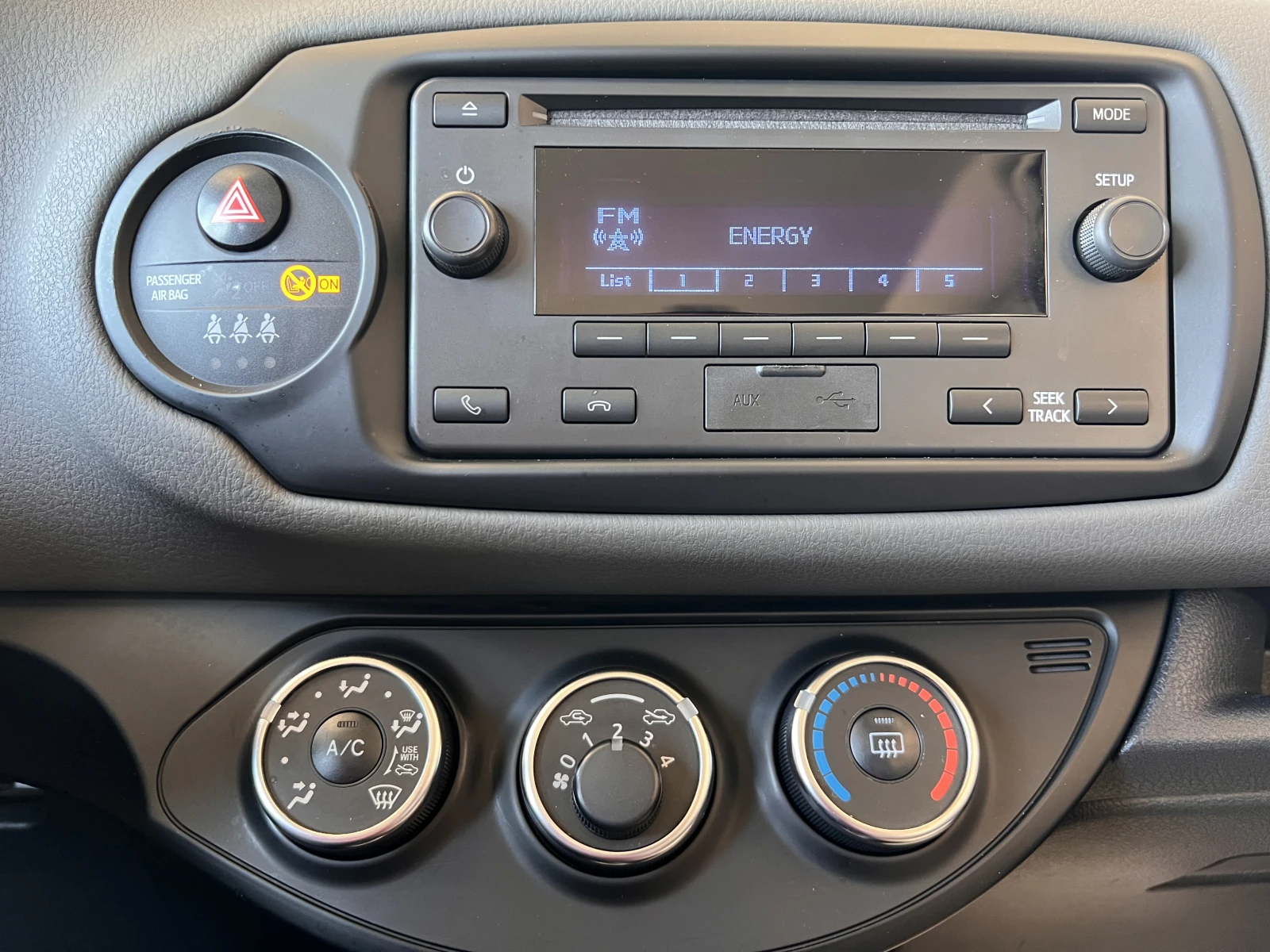 Toyota Yaris ТERRA/1.5 VVT-I/111к.с./6MT, снимка 13 - Автомобили и джипове - 54126844