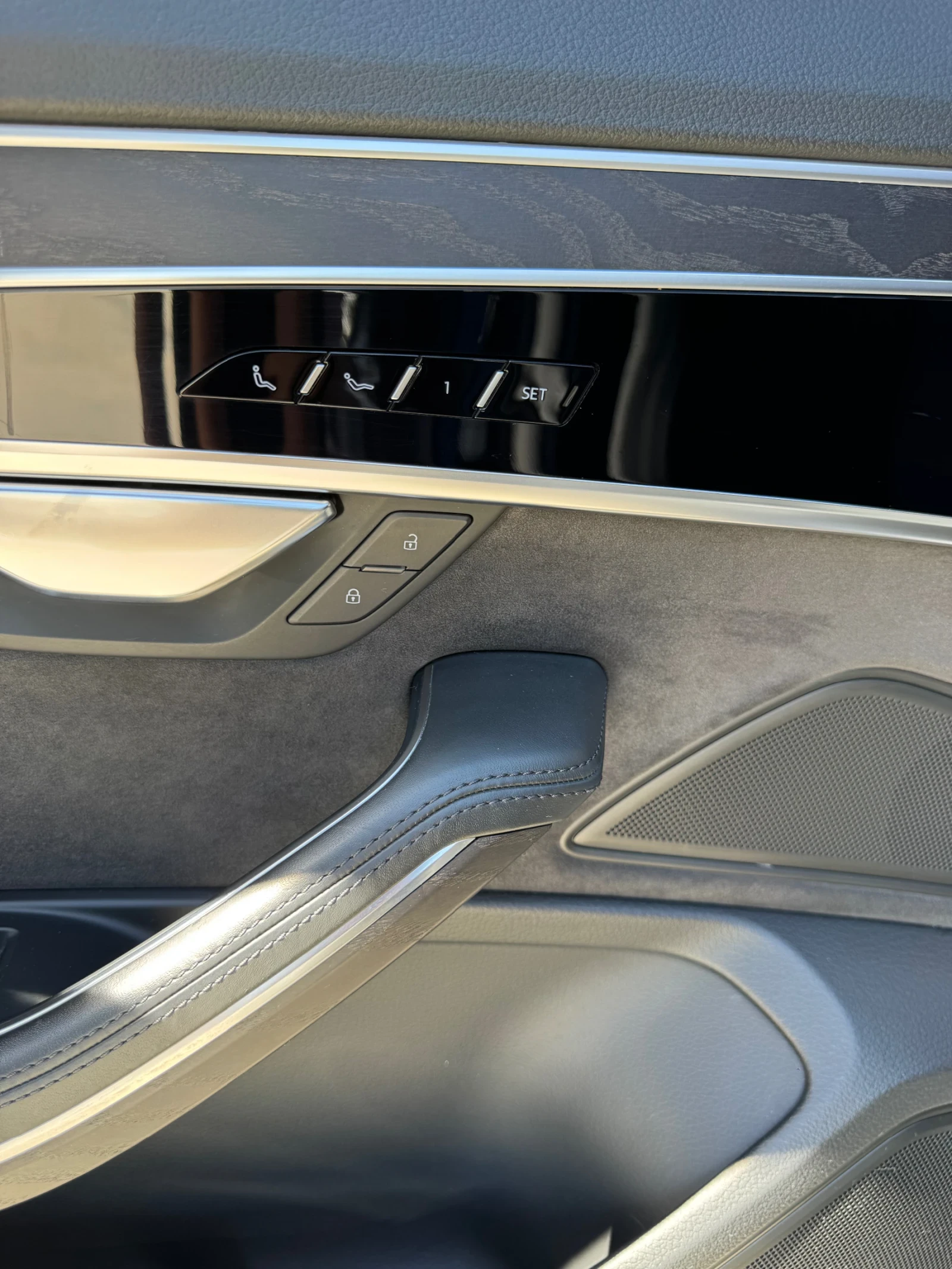 Audi A8  50TDI/Long/Laser/B&O/TV/Пълна сервизна история, снимка 15 - Автомобили и джипове - 54930381