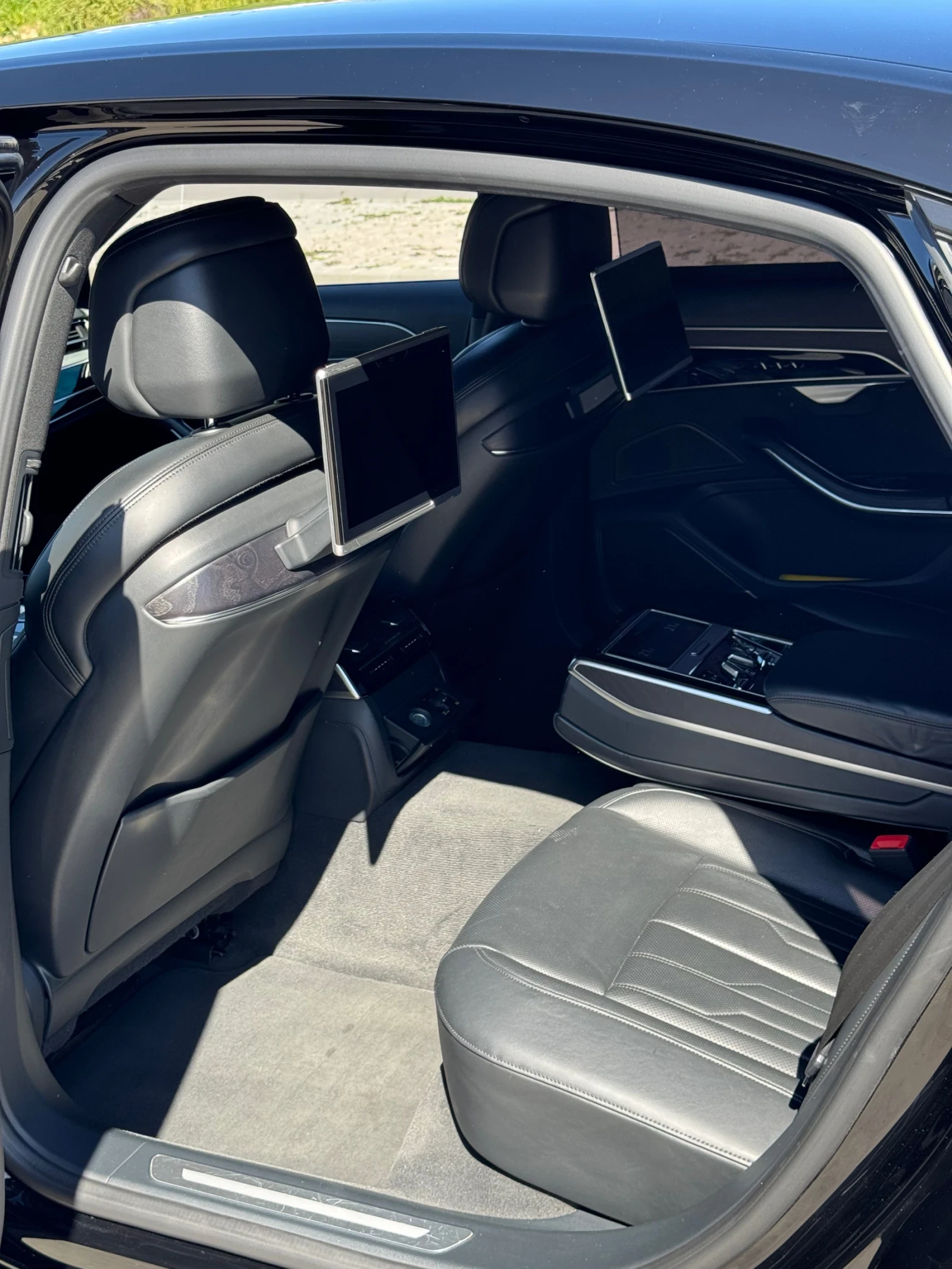 Audi A8  50TDI/Long/Laser/B&O/TV/Пълна сервизна история, снимка 12 - Автомобили и джипове - 54930381
