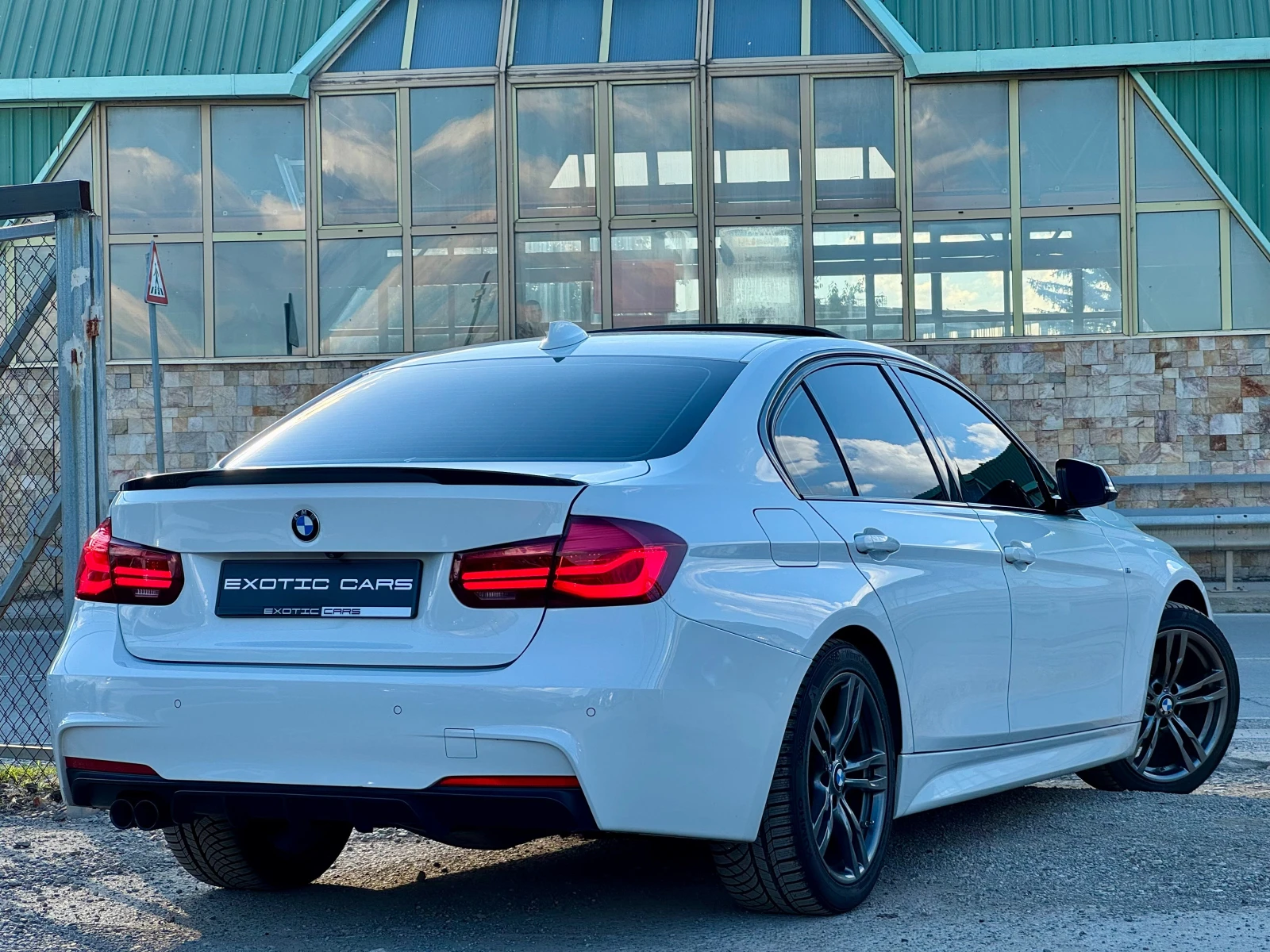 BMW 320 d RWD B47 LCI (FaceLift) ! M Pack !, снимка 4 - Автомобили и джипове - 54932096