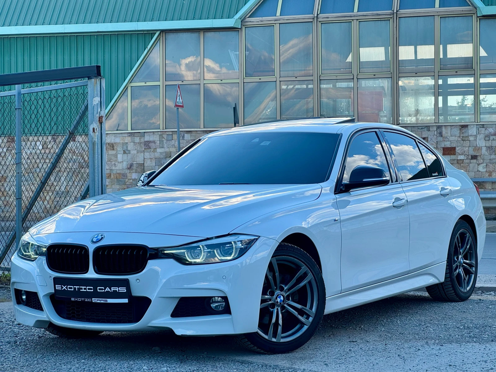 BMW 320 d RWD B47 LCI (FaceLift) ! M Pack !, снимка 3 - Автомобили и джипове - 54932096