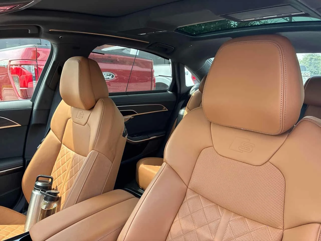 Audi S8 4.0 TFSI/КЛИП/ДИСТРОНИК/360 КАМ/ОБДУХ/ПАНОРАМА, снимка 10 - Автомобили и джипове - 55040491