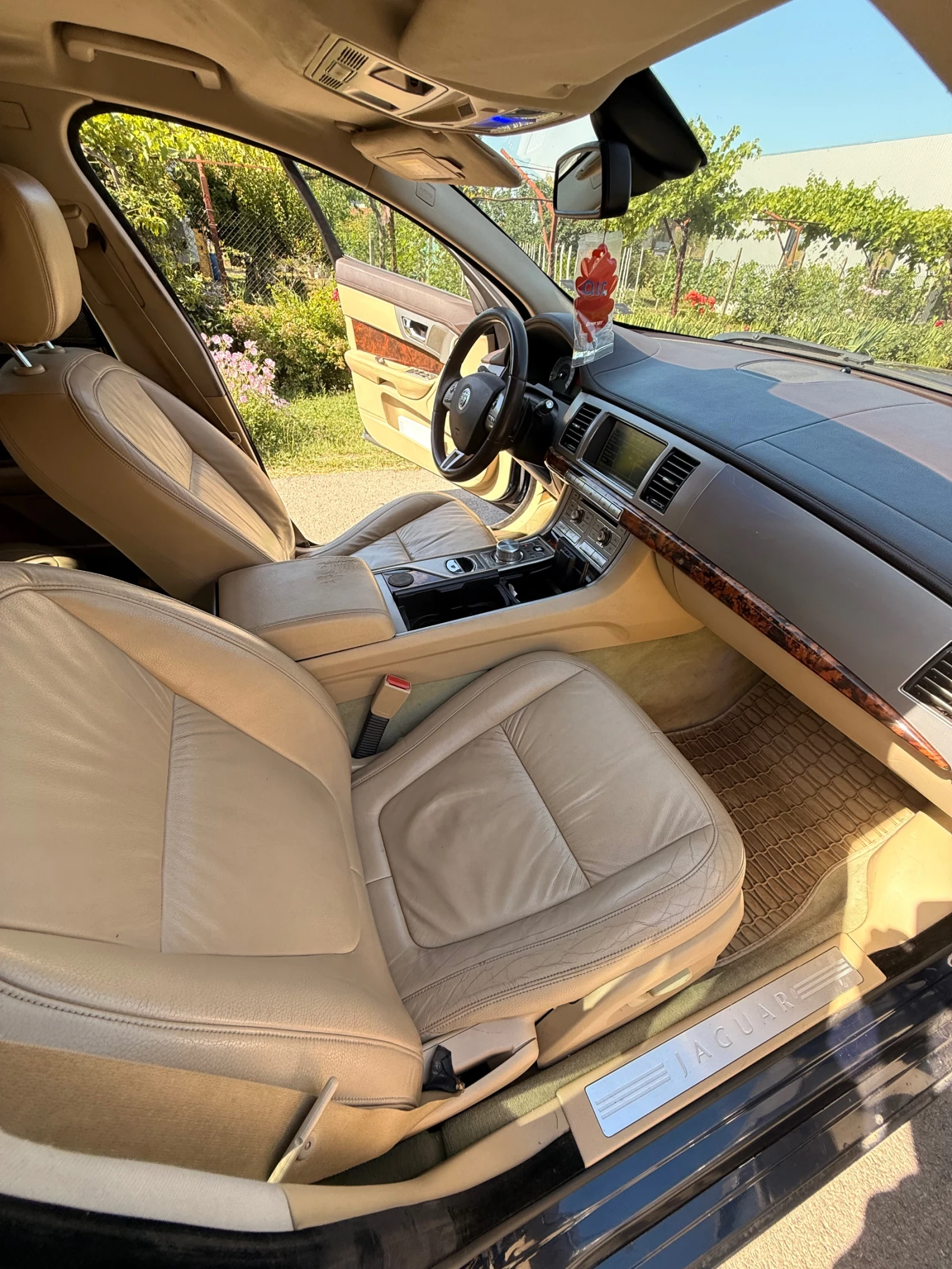Jaguar Xf, снимка 11 - Автомобили и джипове - 55079152