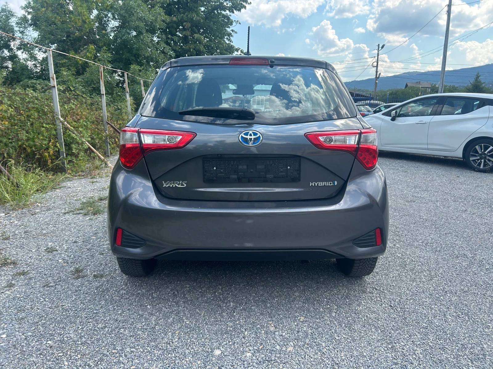 Toyota Yaris 1.5 hybrid , снимка 6 - Автомобили и джипове - 55611744