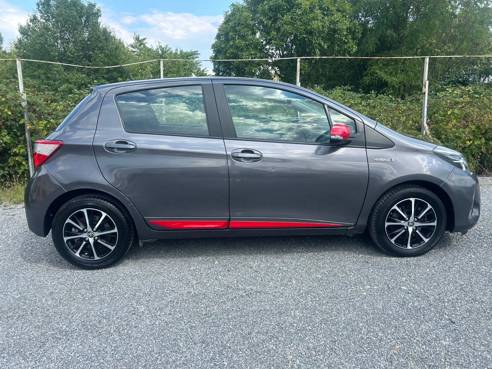 Toyota Yaris 1.5 hybrid , снимка 4 - Автомобили и джипове - 55611744