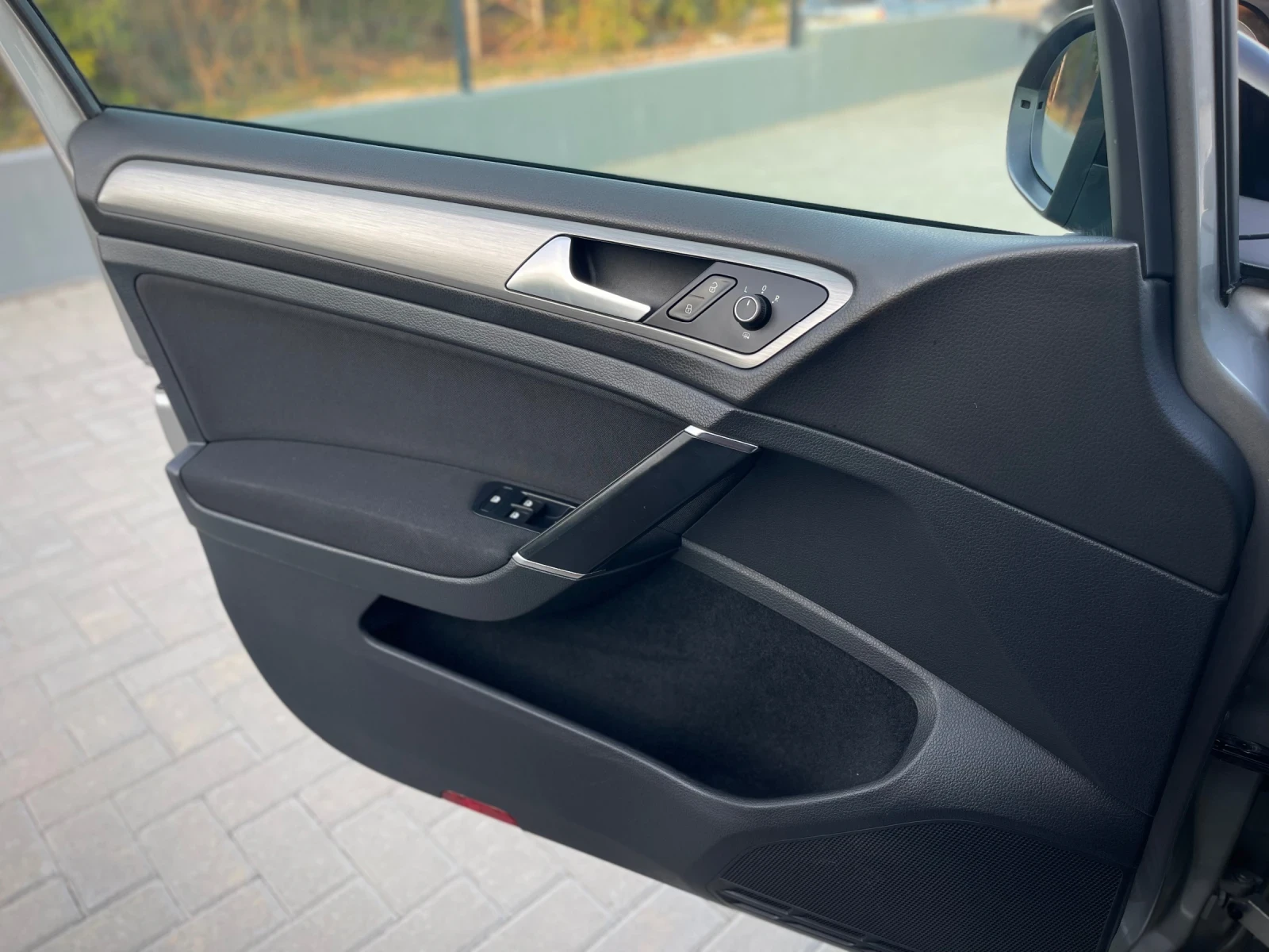 VW Golf TDI Автоматик, снимка 12 - Автомобили и джипове - 55729983
