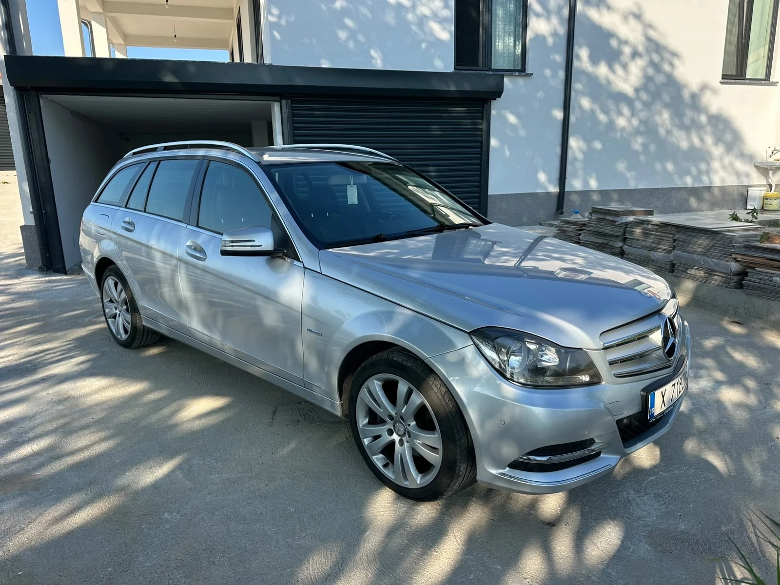 Mercedes-Benz C 220, снимка 2 - Автомобили и джипове - 55826185