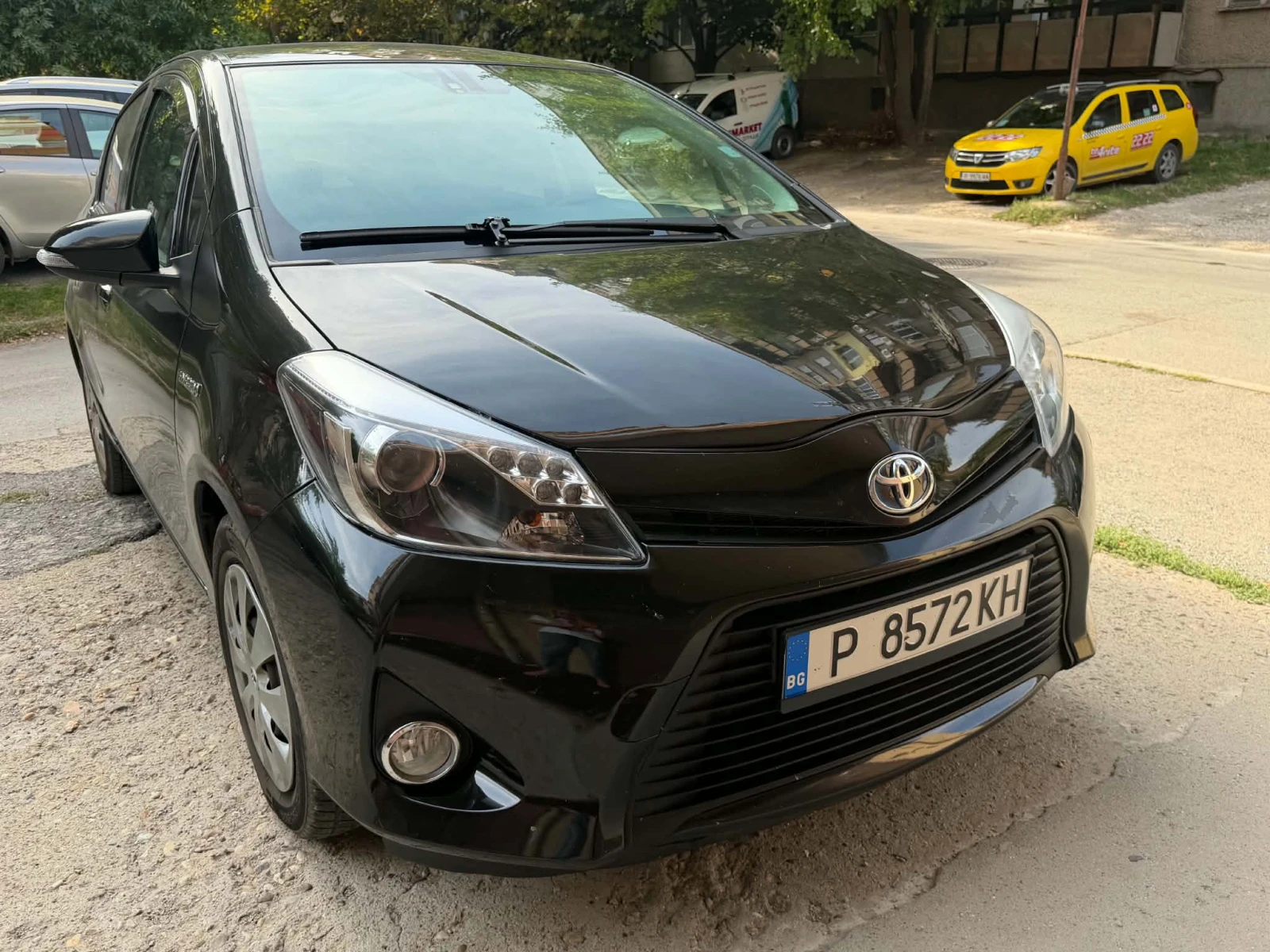 Toyota Yaris 1.5 HYBRID, снимка 2 - Автомобили и джипове - 56140391