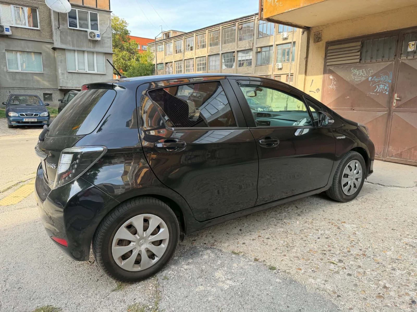 Toyota Yaris 1.5 HYBRID, снимка 5 - Автомобили и джипове - 56140391