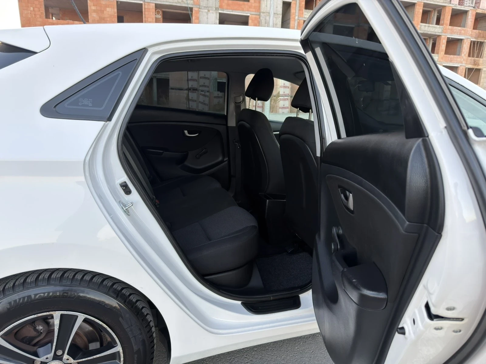 Hyundai I30 1.4i NAVI | Mobile.bg � ����������� 15