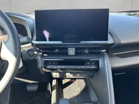 Toyota C-HR 2.0 Plug-in-Hybrid, снимка 12