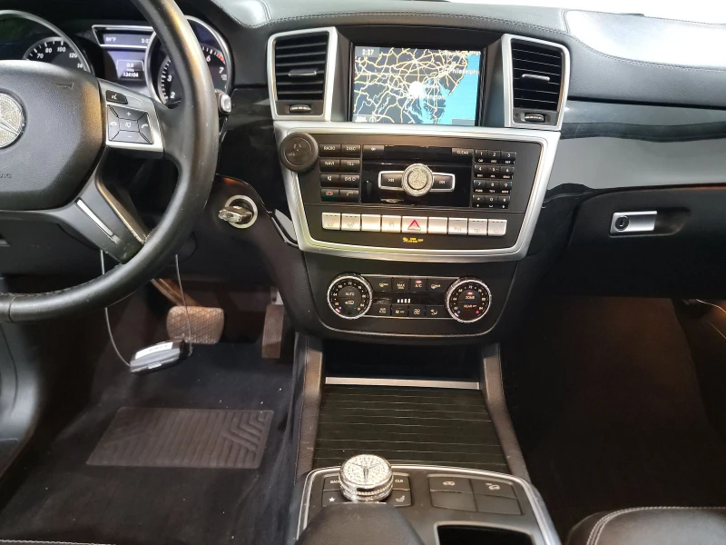 Mercedes-Benz GL 450 ПОДГРЕВ* Automatic Parking* KEYLESS, снимка 8 - Автомобили и джипове - 47981010