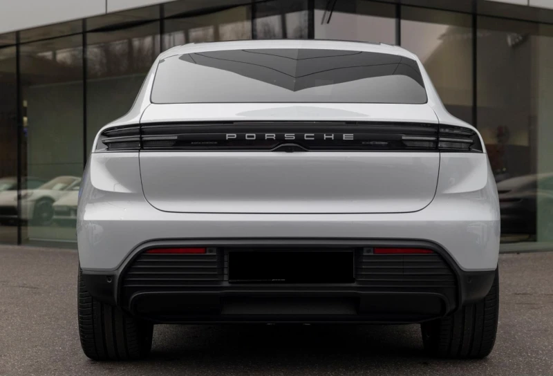 Porsche Macan PANO* BOSE* DISTR* LED* MEMORY* CAM* NAVI* , снимка 3 - Автомобили и джипове - 52130436