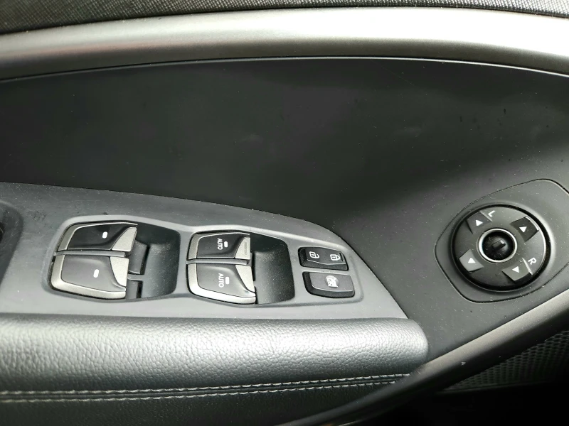 Hyundai Santa fe 3.3 XL AWD, снимка 15 - Автомобили и джипове - 52472719