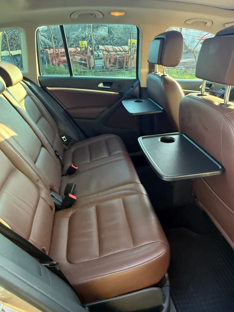 VW Tiguan 2.0, 4х4, Panorama, Full ekstri, снимка 7 - Автомобили и джипове - 52817667