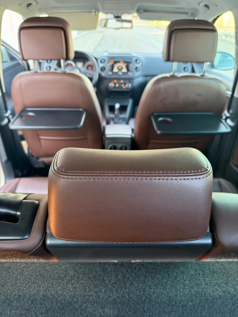 VW Tiguan 2.0, 4х4, Panorama, Full ekstri, снимка 9 - Автомобили и джипове - 52817667
