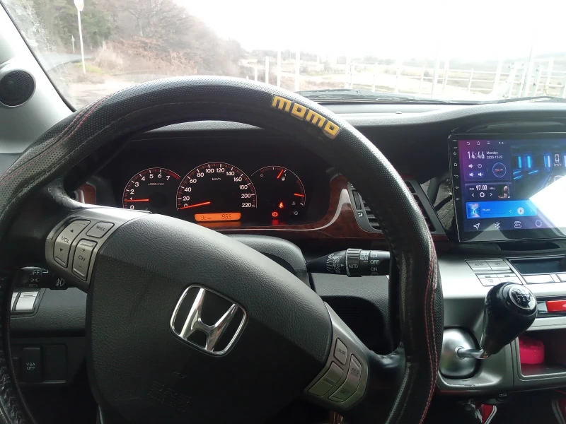 Honda Fr-v 2, 0, снимка 4 - Автомобили и джипове - 52870081