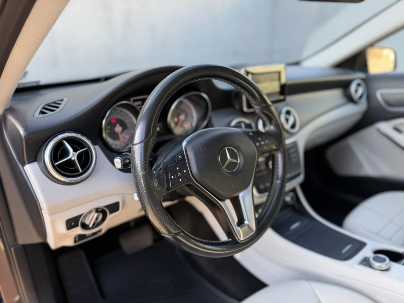 Mercedes-Benz GLA 220 d 4MATIC, снимка 11 - Автомобили и джипове - 52873793