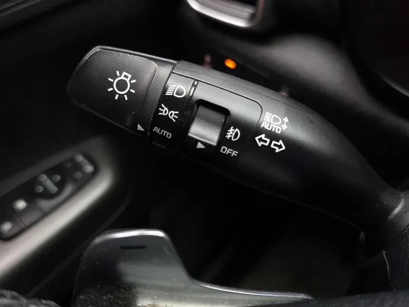 Kia Sportage The Bold Diesel 1.6 2Wd Trendy, снимка 17 - Автомобили и джипове - 55015917