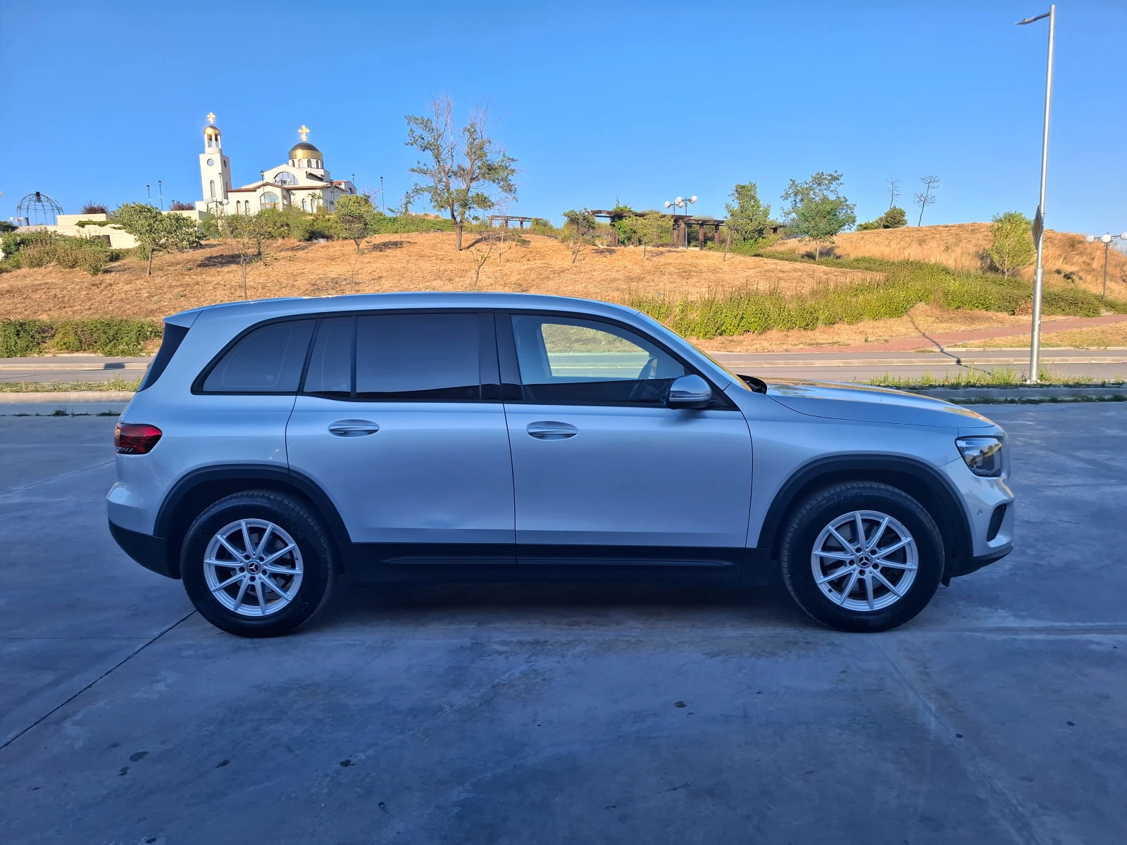 Mercedes-Benz GLB 200d Distronic Гаранционен - изображение 3