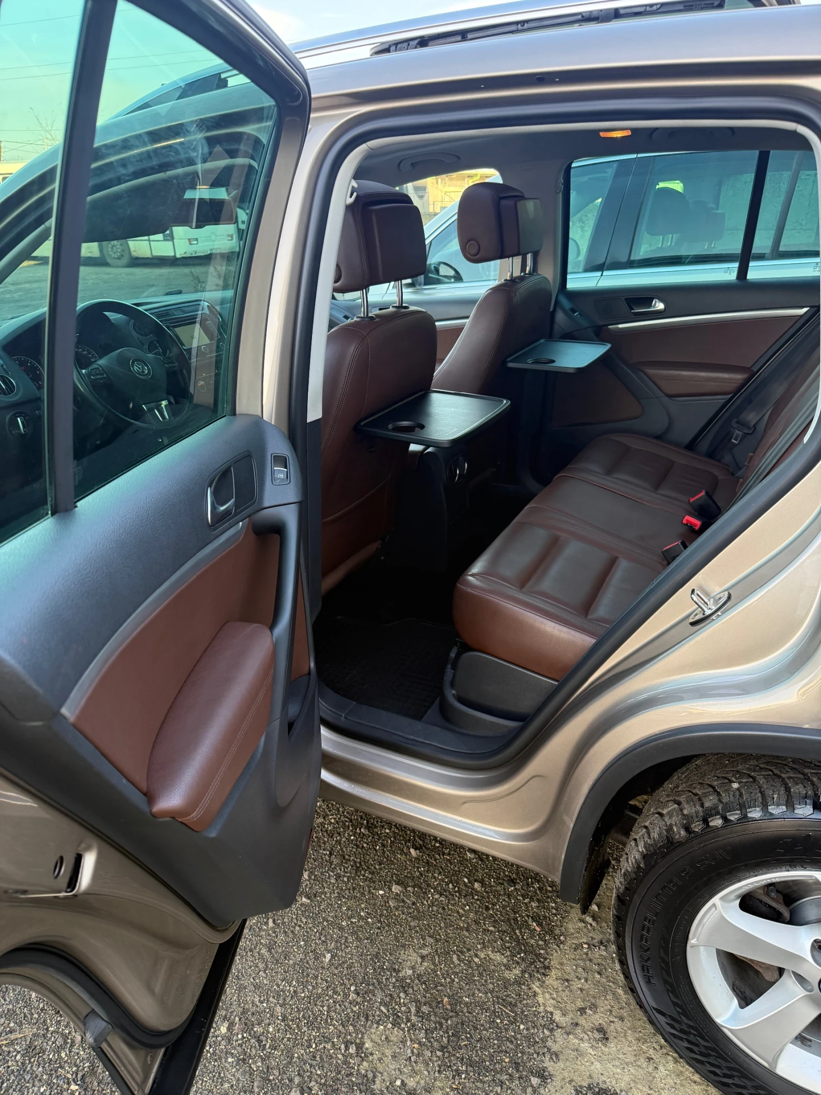 VW Tiguan 2.0, 4�4, Panorama, Full ekstri | Mobile.bg � ����������� 14