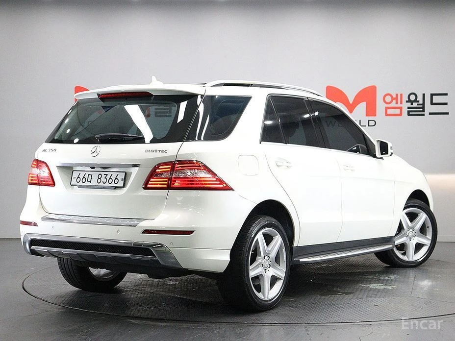 Mercedes-Benz ML 350  - изображение 3