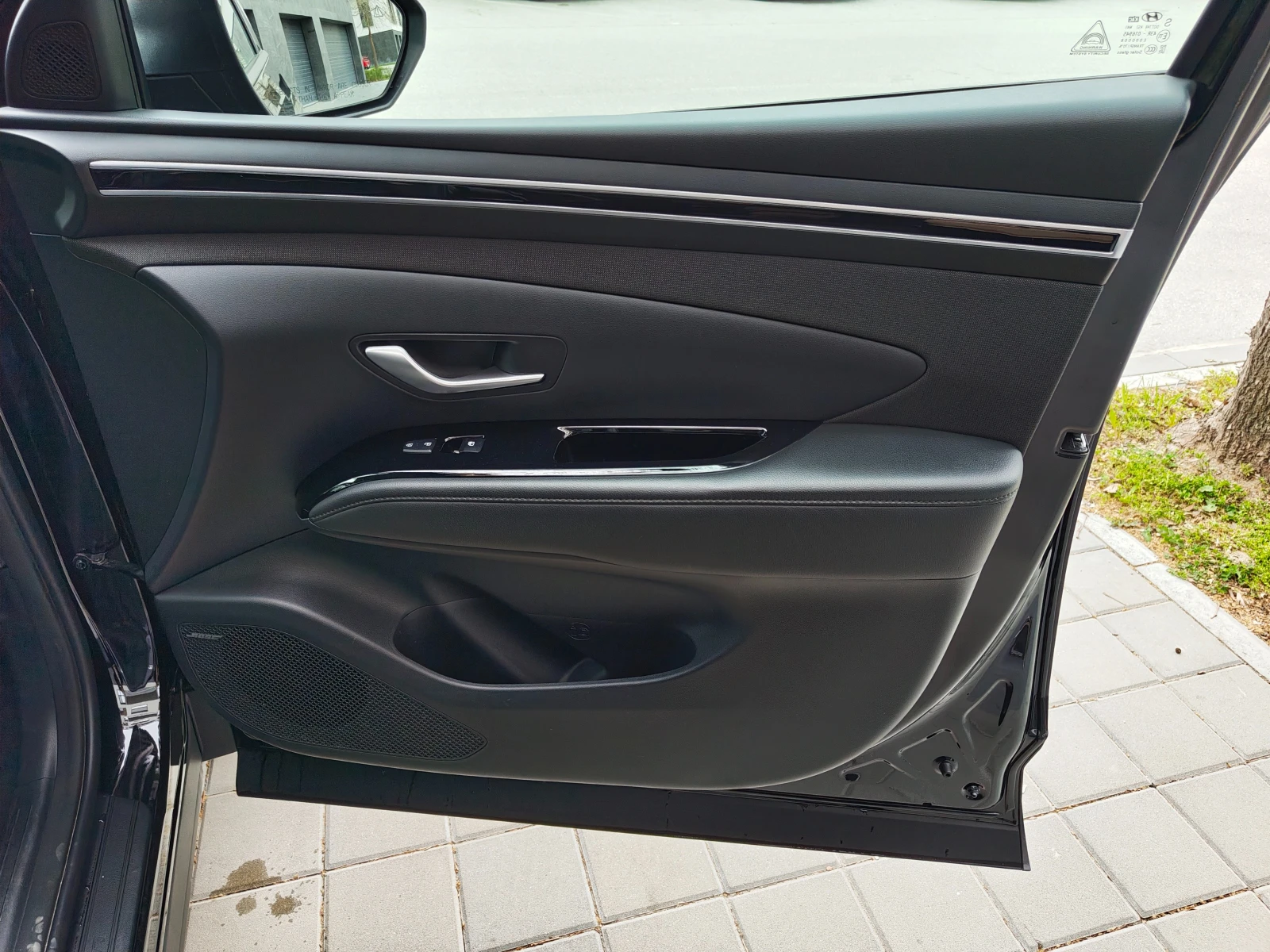 Hyundai Tucson 1.6-T Hybrid AWD, снимка 15 - Автомобили и джипове - 53952499