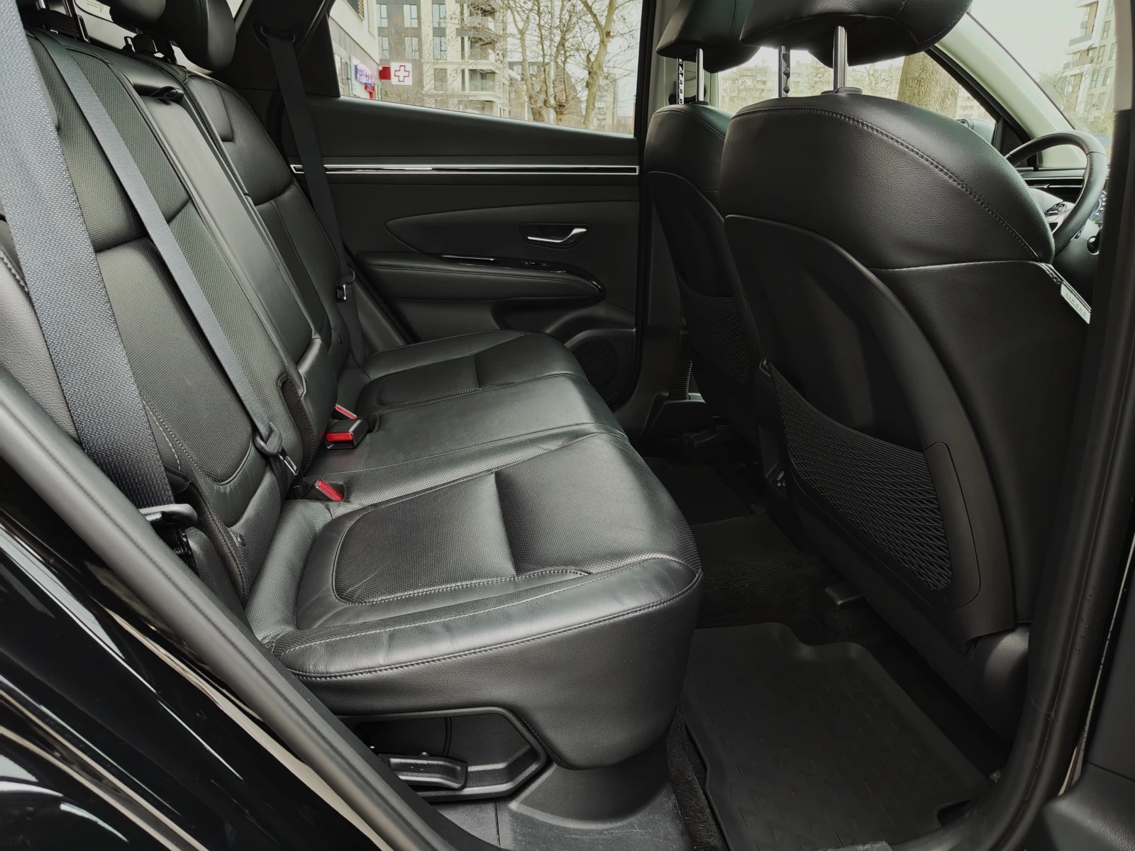 Hyundai Tucson 1.6-T Hybrid AWD, снимка 13 - Автомобили и джипове - 53952499