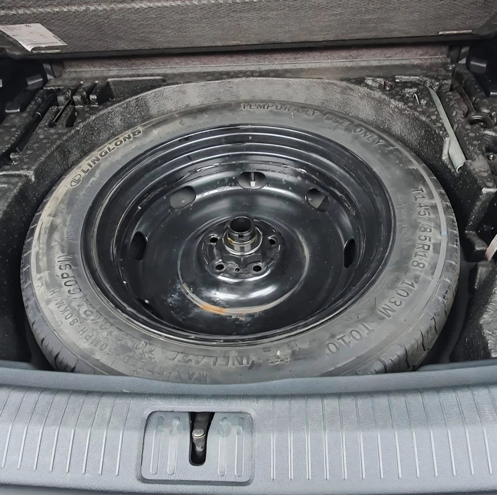 VW Tiguan 1.4TSI , R line Blue Motion Sport, снимка 16 - Автомобили и джипове - 54162297