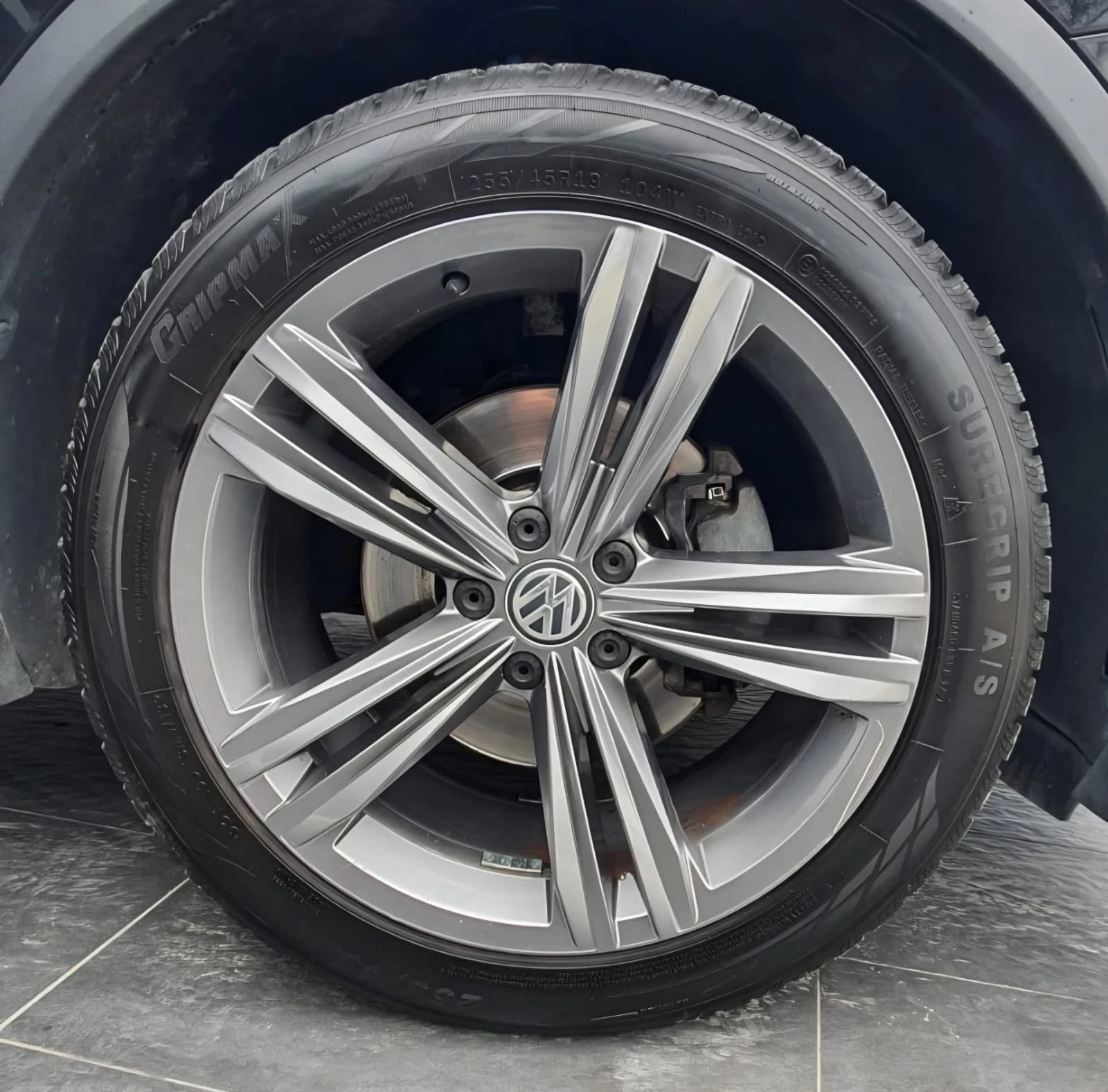 VW Tiguan 1.4TSI , R line Blue Motion Sport, снимка 9 - Автомобили и джипове - 54162297