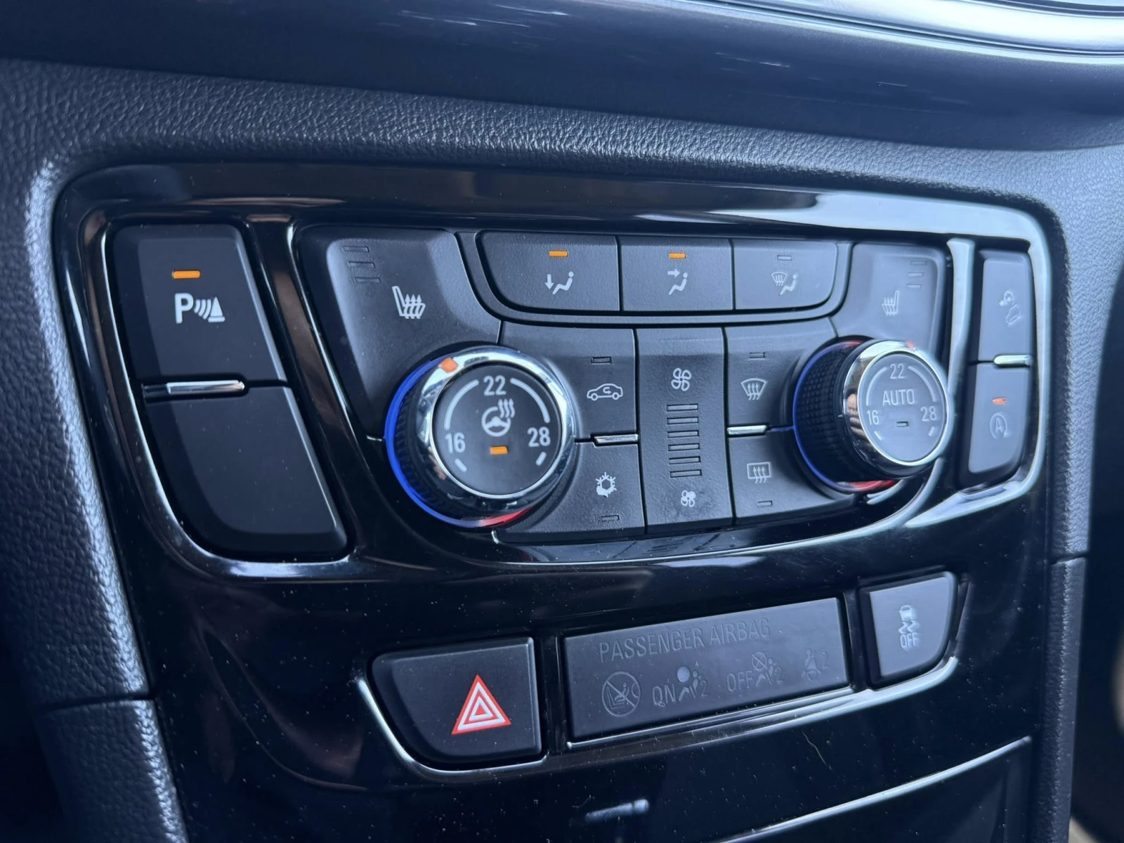 Opel Mokka 4x4 Automat, снимка 16 - Автомобили и джипове - 54163732