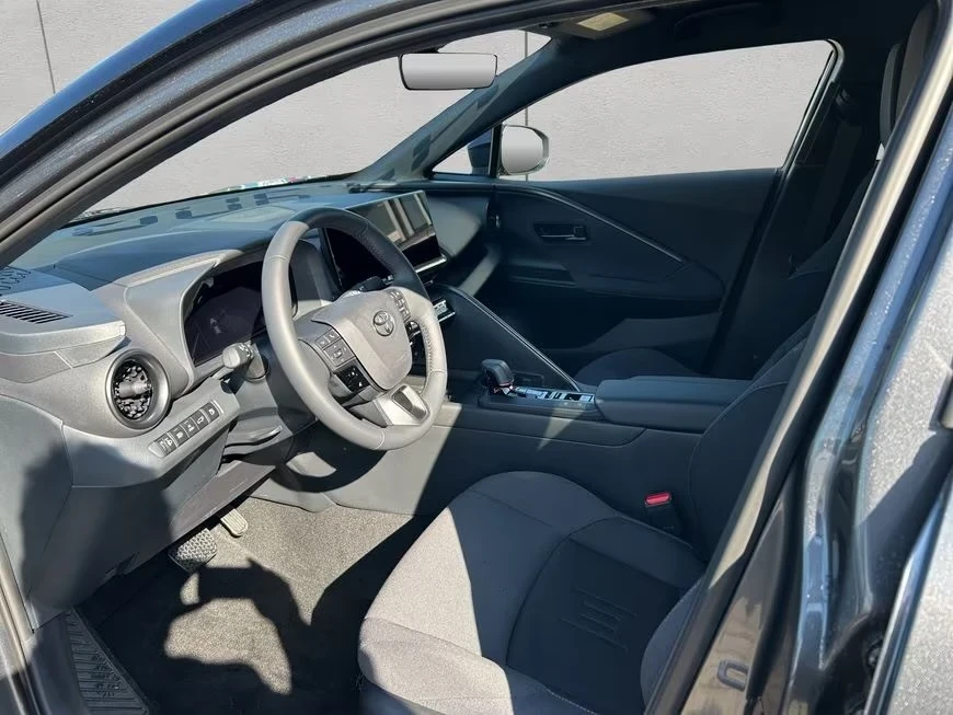 Toyota C-HR 2.0 Plug-in-Hybrid, снимка 9 - Автомобили и джипове - 54266241