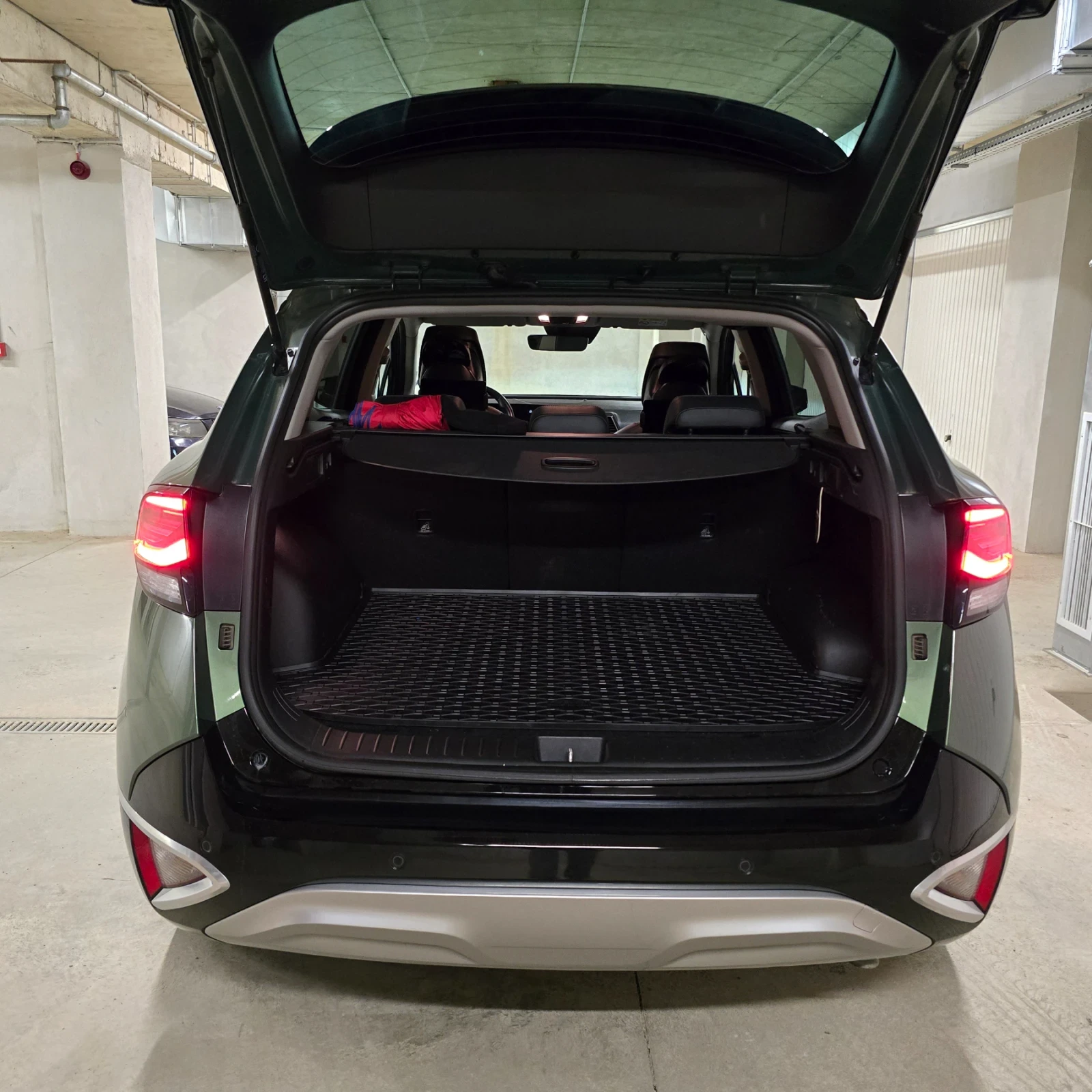 Kia Sportage ����������� / 4x4 / 1.6 T-GDi MHEV / 7DCT / Execut | Mobile.bg � ����������� 11