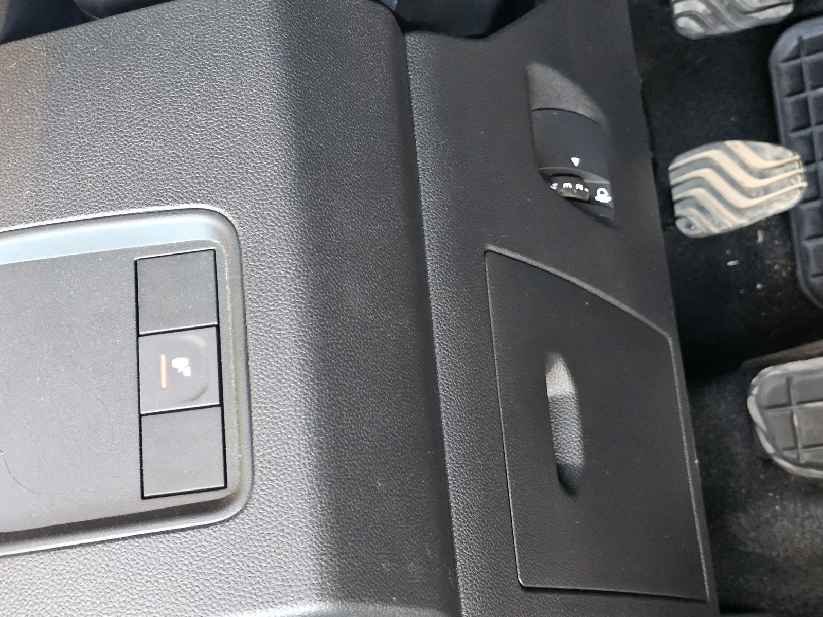 Dacia Duster, снимка 15 - Автомобили и джипове - 54575321