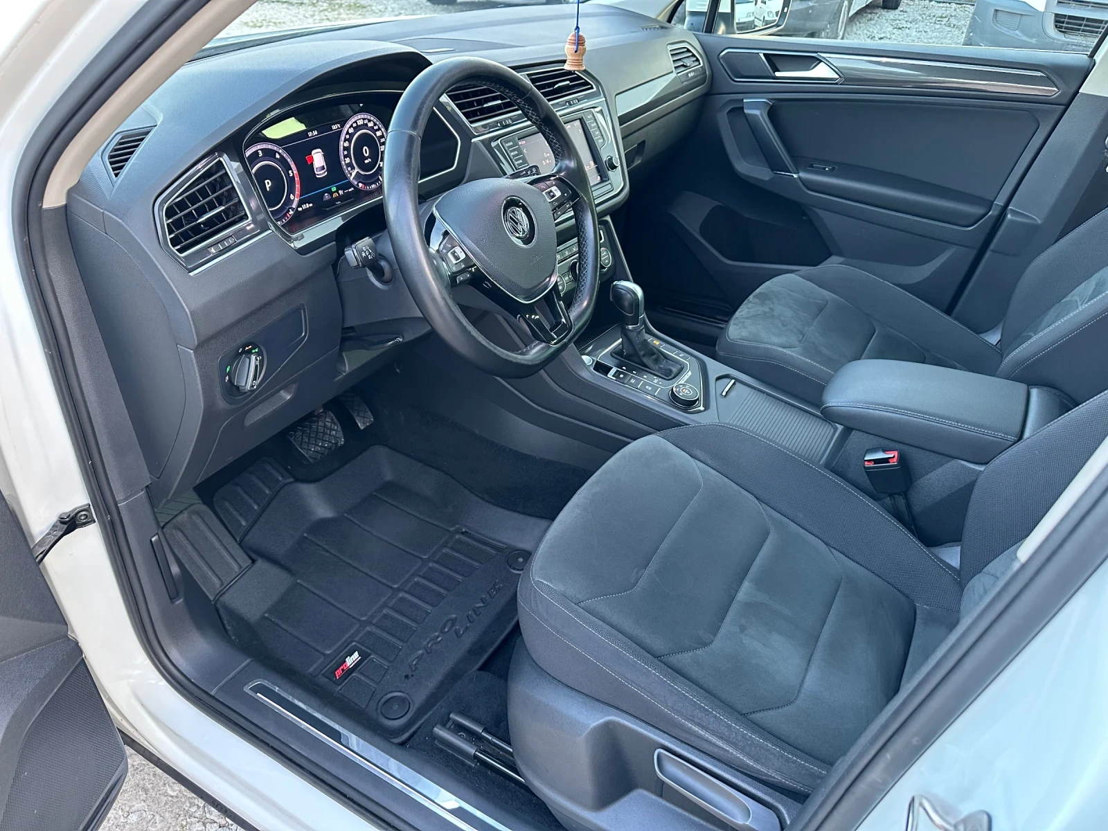 VW Tiguan 2.0TDI~150к.с~АВТОМАТ~, снимка 9 - Автомобили и джипове - 54751897